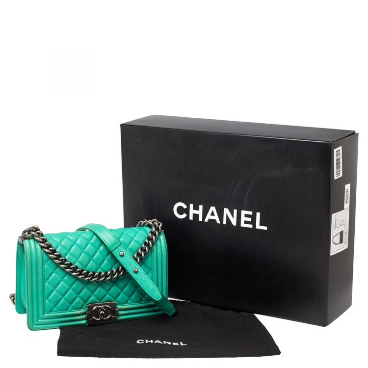 Pre Owned Chanel Green Quilted Leather Medium Boy Flap Bag