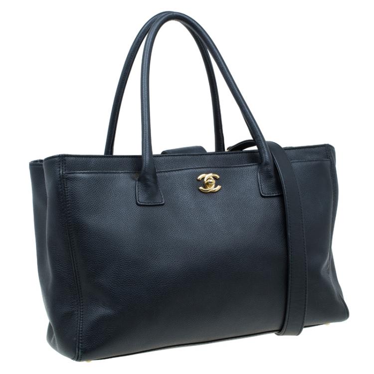 Pre Owned Chanel Black Caviar Leather Cerf Shopper Tote