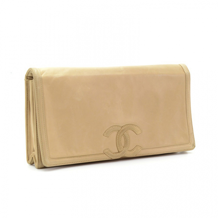 Pre Owned Chanel Beige Lambskin CC Flap Clutch