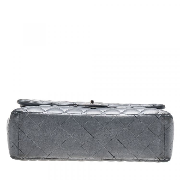Pre Owned Chanel Grey Quilted Leather Maxi Classic Single Flap Bag
