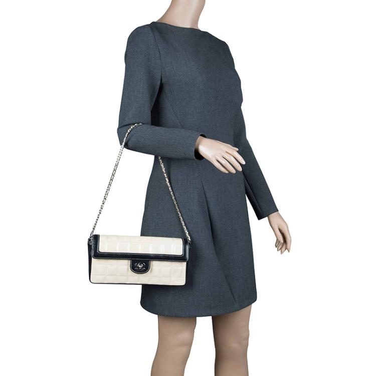 Pre Owned Chanel Beige/Black Bar Quilted Patent East West Flap Bag