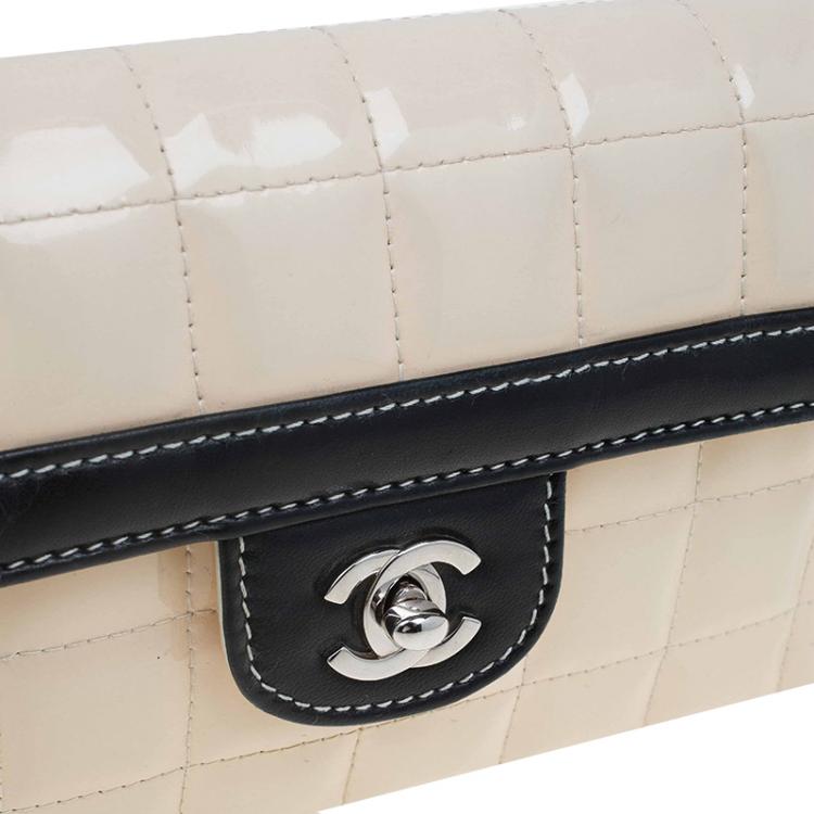 Pre Owned Chanel Beige/Black Bar Quilted Patent East West Flap Bag