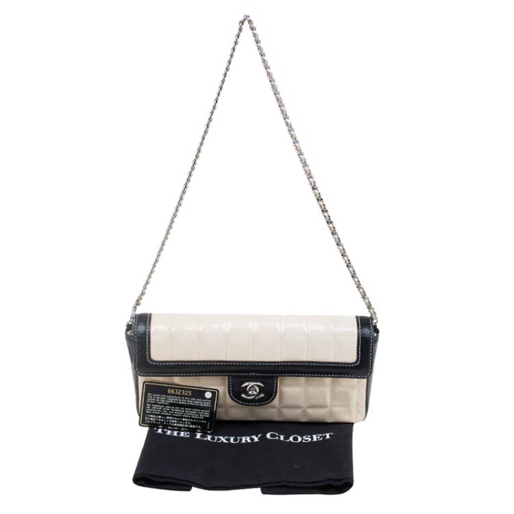 Pre Owned Chanel Beige/Black Bar Quilted Patent East West Flap Bag