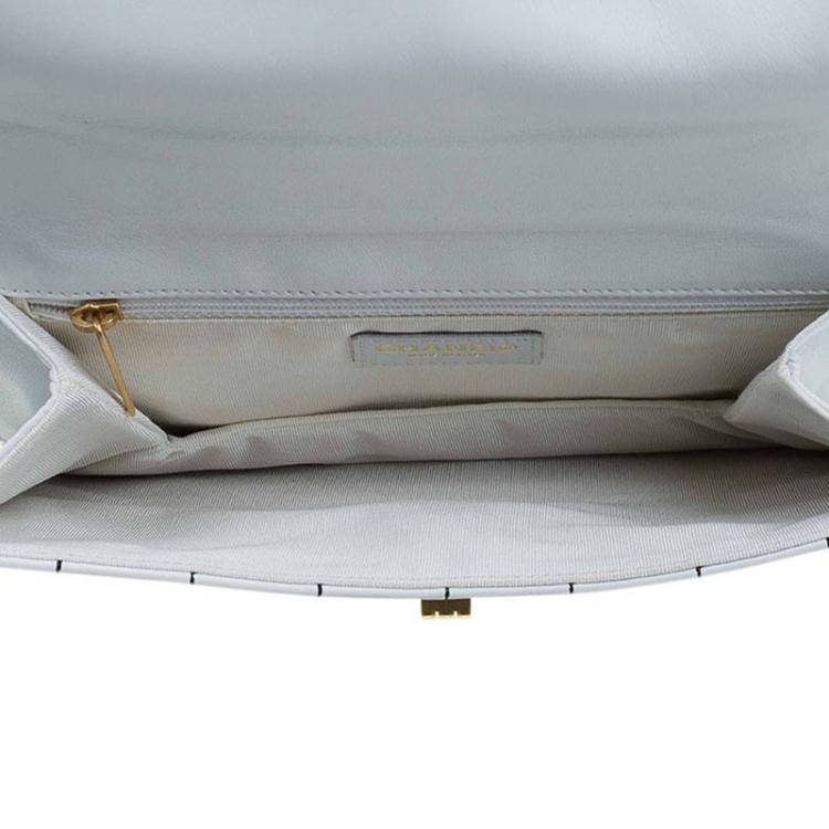 Pre Owned Chanel White/Black Chocolate Bar Leather Reissue Shoulder Bag