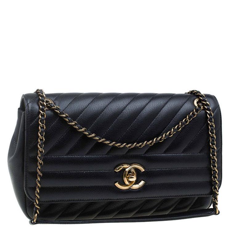 Pre Owned Chanel Black Diagonal Quilted Leather Medium Classic Single Flap Bag