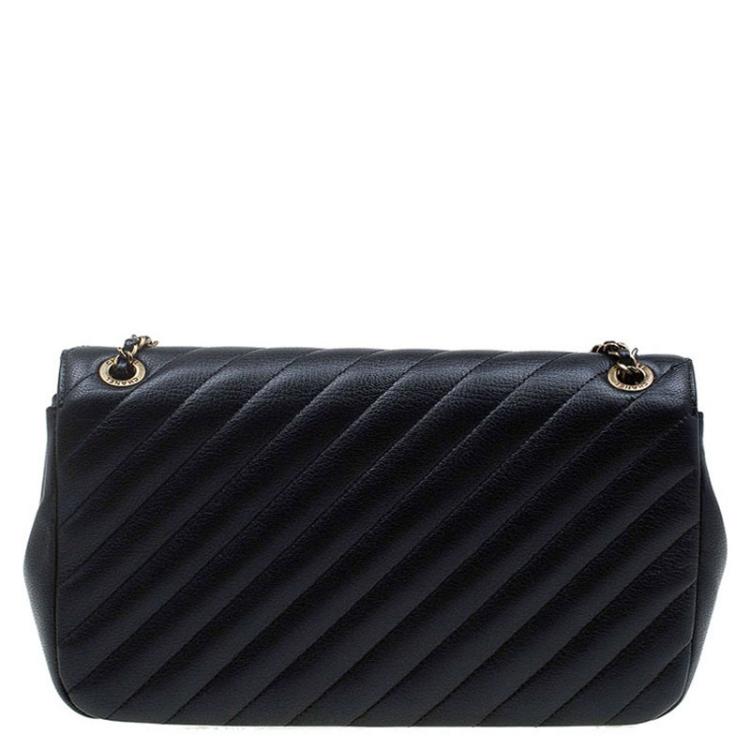 Pre Owned Chanel Black Diagonal Quilted Leather Medium Classic Single Flap Bag