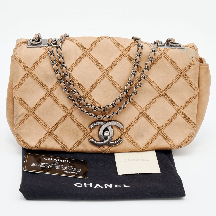 مملوكة مسبقًا Chanel Beige Diamond Stitch Nubuck Leather Small Flap Bag