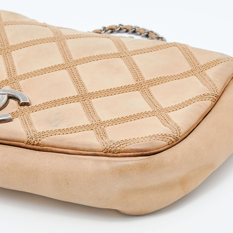 مملوكة مسبقًا Chanel Beige Diamond Stitch Nubuck Leather Small Flap Bag