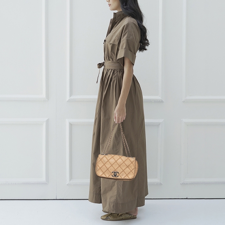 مملوكة مسبقًا Chanel Beige Diamond Stitch Nubuck Leather Small Flap Bag