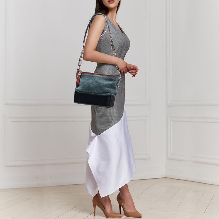 مملوكة مسبقًا Chanel Blue/Black Quilted Suede And Leather Medium Gabrielle Hobo 