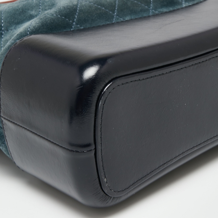 مملوكة مسبقًا Chanel Blue/Black Quilted Suede And Leather Medium Gabrielle Hobo 