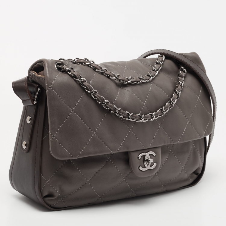 مملوكة مسبقًا Chanel Grey Quilted Leather Country Chic Crossbody Flap Bag