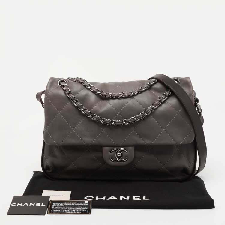 مملوكة مسبقًا Chanel Grey Quilted Leather Country Chic Crossbody Flap Bag