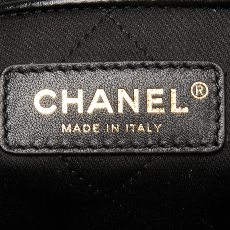 Pre Owned Chanel Black Shiny Quilted Leather 22 Backpack