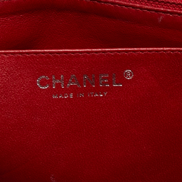 Pre Owned Chanel Red Chevron Patent Leather Maxi Classic Single Flap Bag