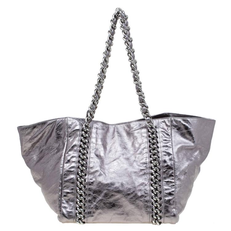 Pre Owned Chanel Silver Glazed Crackled Leather Small Modern Chain Tote