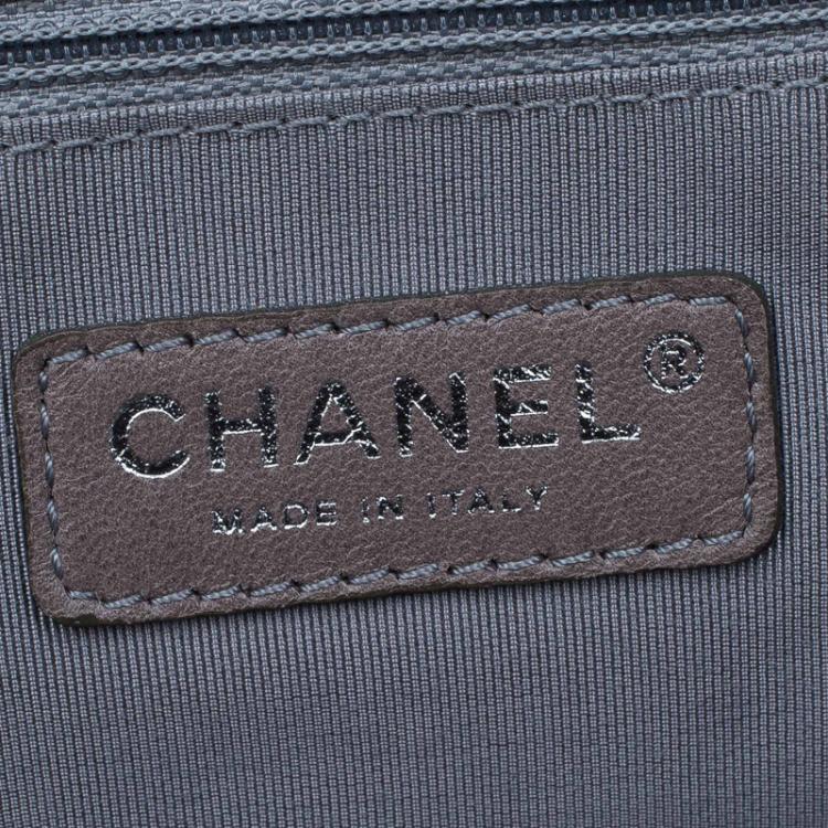 Pre Owned Chanel Silver Glazed Crackled Leather Small Modern Chain Tote