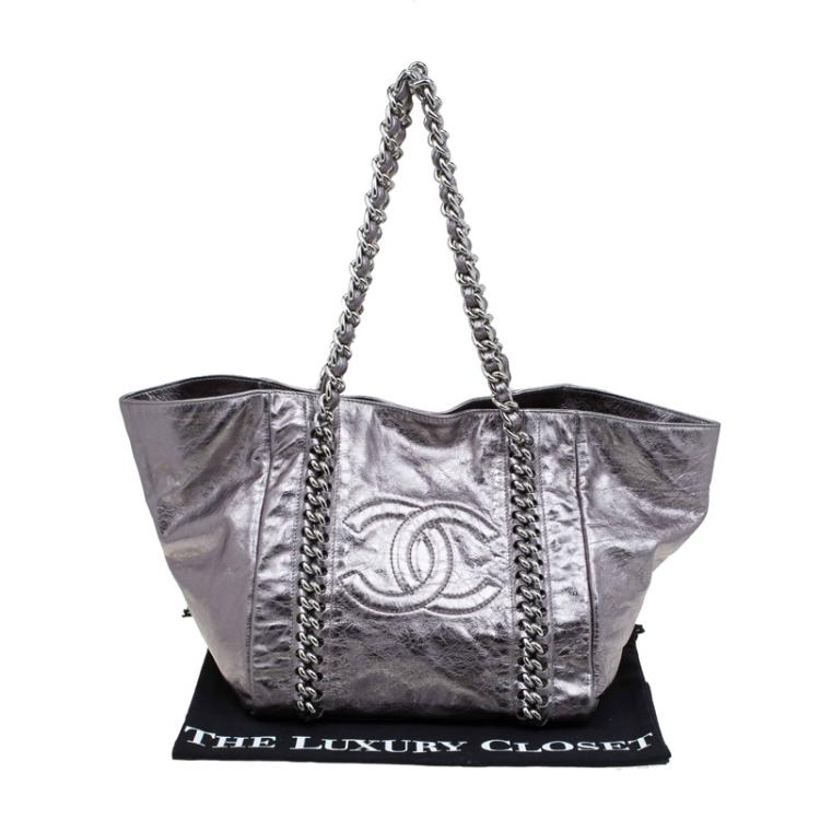 Pre Owned Chanel Silver Glazed Crackled Leather Small Modern Chain Tote