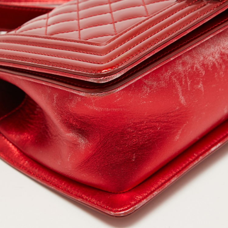 Pre Owned Chanel Red Quilted Patent Leather Medium Boy Bag