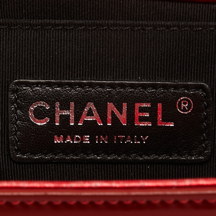 Pre Owned Chanel Red Quilted Patent Leather Medium Boy Bag