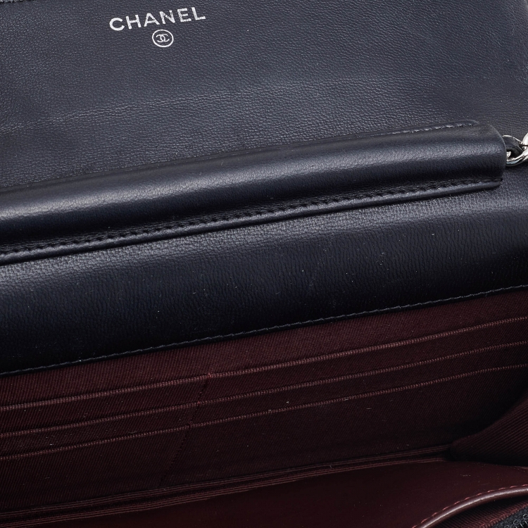 Pre Owned Chanel Black Quilted Leather Classic Wallet on Chain