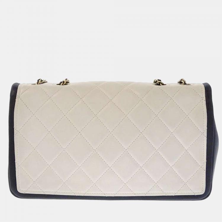 Pre Owned Chanel White/Black Lambskin vintage flap bag