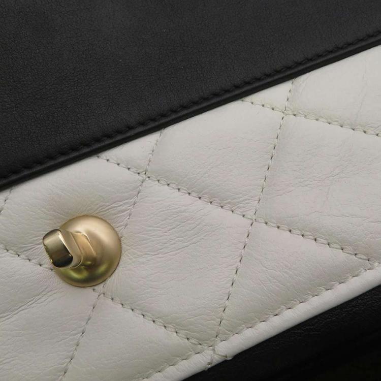 Pre Owned Chanel White/Black Lambskin vintage flap bag