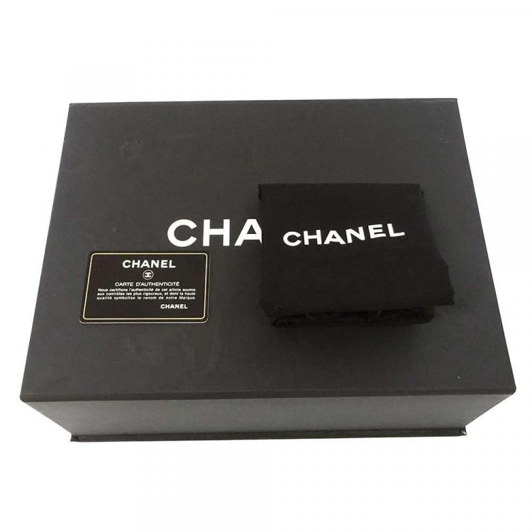 Pre Owned Chanel White/Black Lambskin vintage flap bag