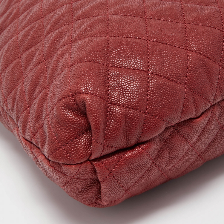 Pre Owned Chanel Red Quilted Caviar Leather CC Drawstring Hobo