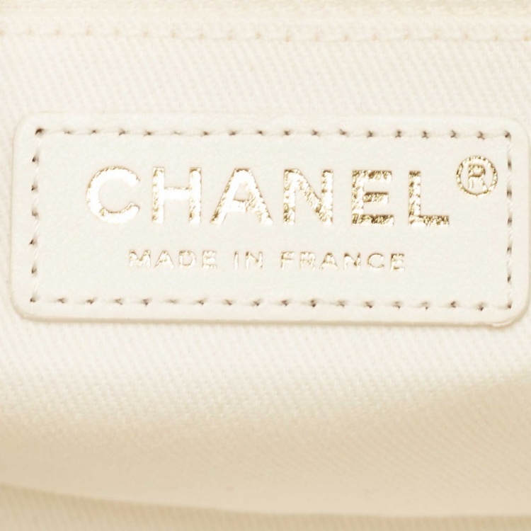 Pre Owned Chanel White Quilted Caviar Leather Medium Business Affinity Top Handle Bag