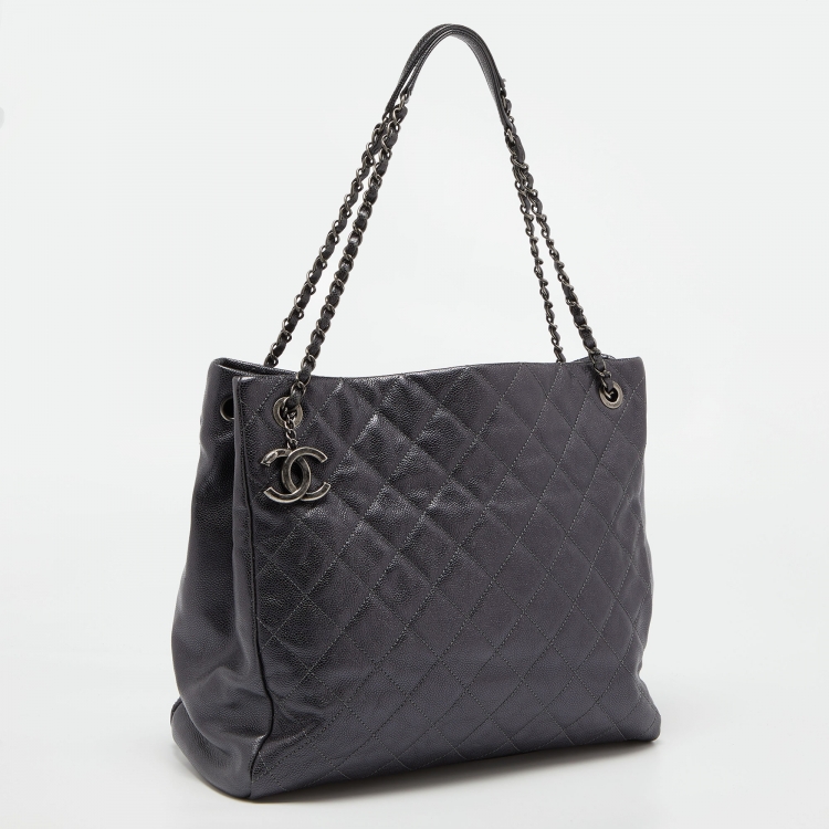 Pre Owned Chanel Metallic Grey Quilted Caviar Leather Chic Shopper Tote