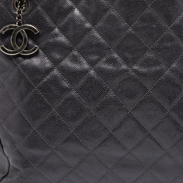 Pre Owned Chanel Metallic Grey Quilted Caviar Leather Chic Shopper Tote