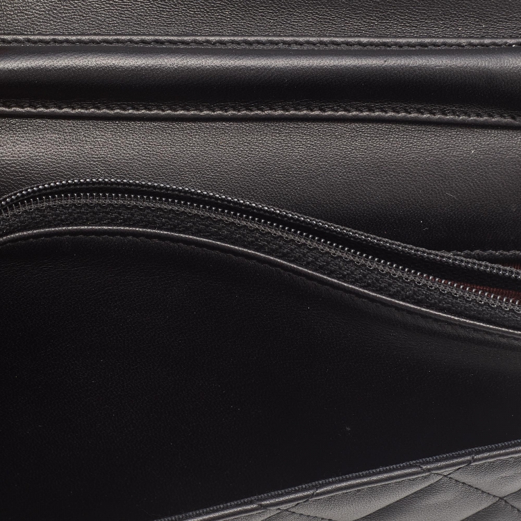 مملوكة مسبقًا Chanel Black Quilted Leather Classic Wallet on Chain