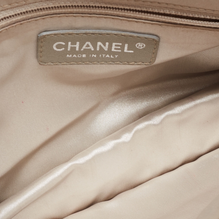 Pre Owned Chanel Silver Multicolor Square Quilted Wristlet Clutch