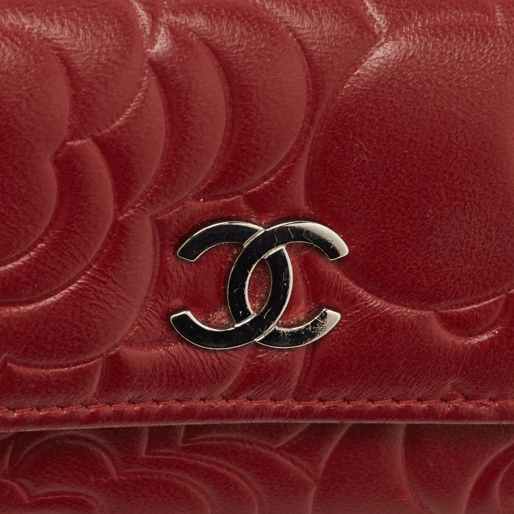 Pre Owned Chanel Red Camellia Embossed Leather CC Flap Card Case 