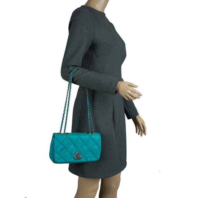 Pre Owned Chanel Green Diamond Stitch Leather Mini Flap Bag