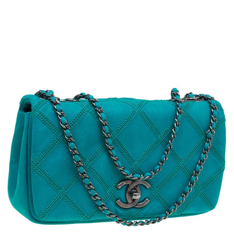 Pre Owned Chanel Green Diamond Stitch Leather Mini Flap Bag