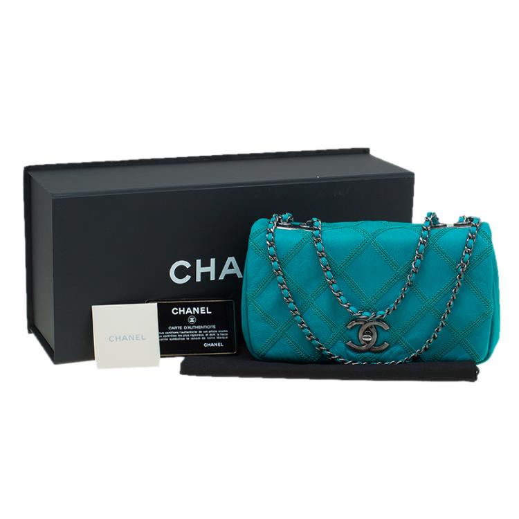 Pre Owned Chanel Green Diamond Stitch Leather Mini Flap Bag