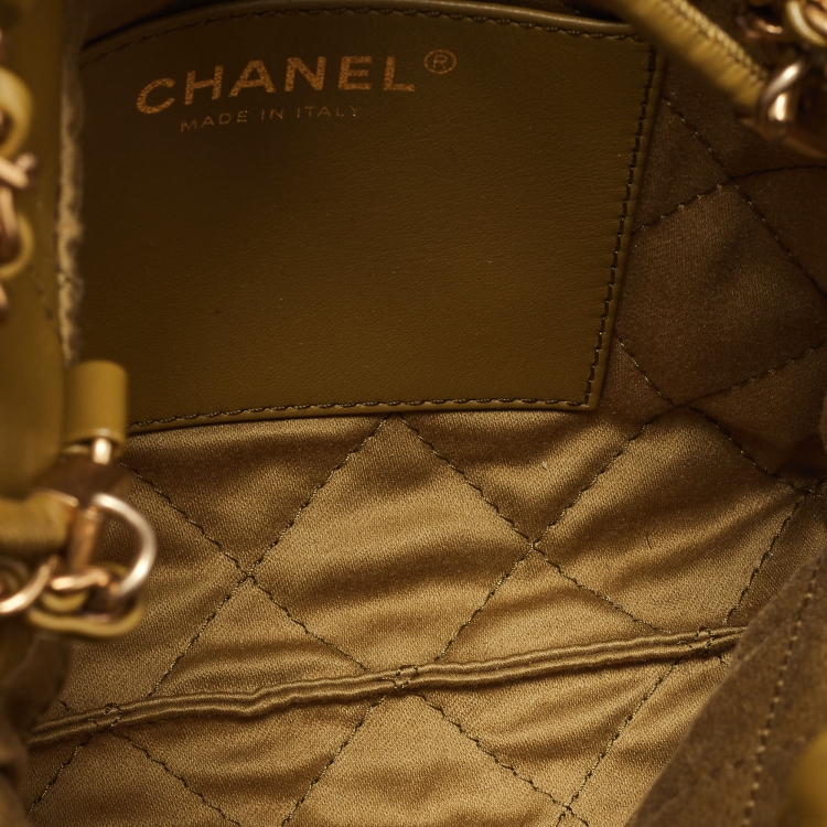 Pre Owned Chanel Green Quilted Leather Mini 22 Chain Bag