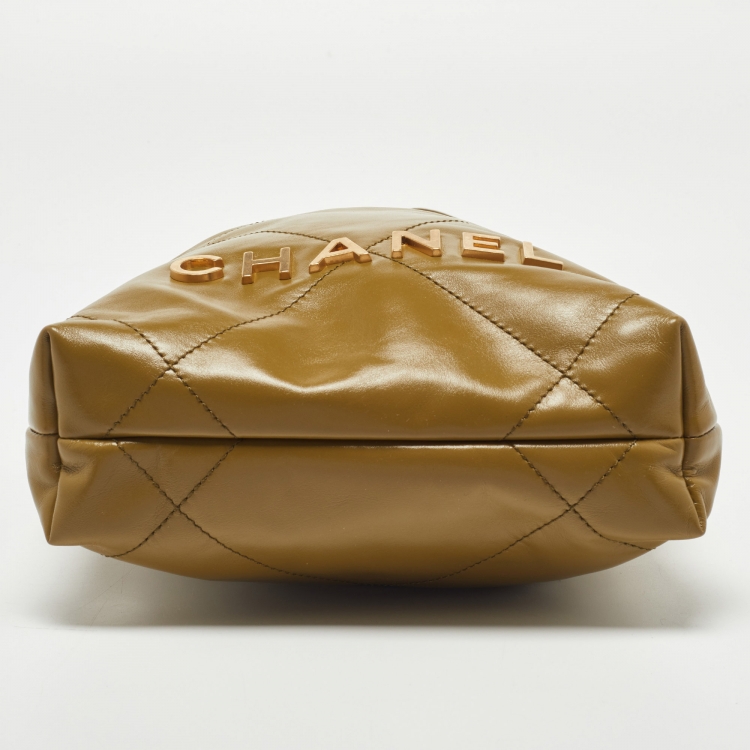 Pre Owned Chanel Green Quilted Leather Mini 22 Chain Bag