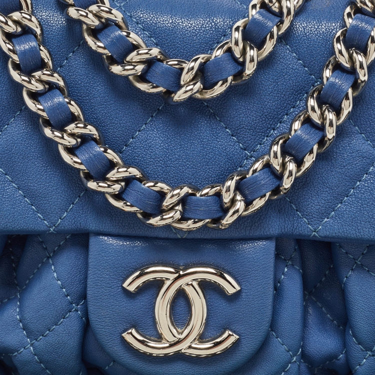 Pre Owned Chanel Blue Quilted Leather Small Chain Around Messenger Bag