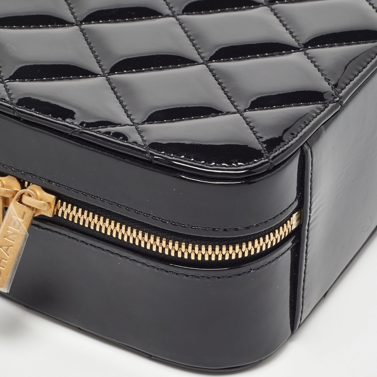 Pre Owned Chanel Black Quilted Patent Leather CC Chain Handle Vanity Bag