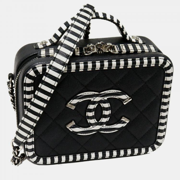 Chanel Black Quilted Caviar Leather CC Phone Pouch Chanel | The Luxury  Closet