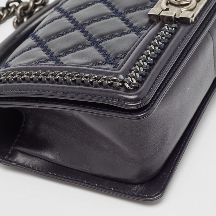 Pre Owned Chanel Dark Blue Quilted Leather Medium Wild Stitch Chain Boy Top Handle Bag