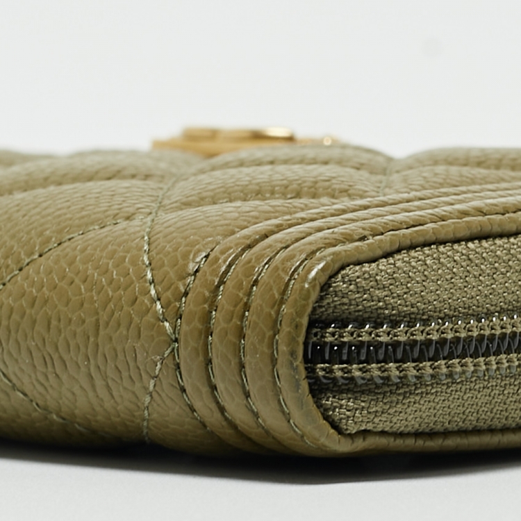 Pre Owned Chanel Green Quilted Leather Boy Zip Around Wallet