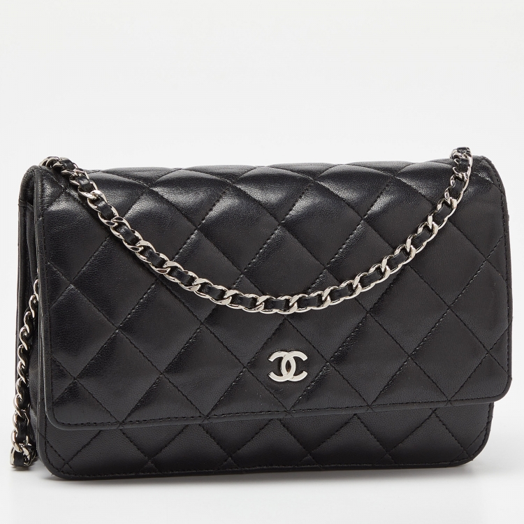 Pre Owned Chanel Black Quilted Leather O Mini Wallet on Chain