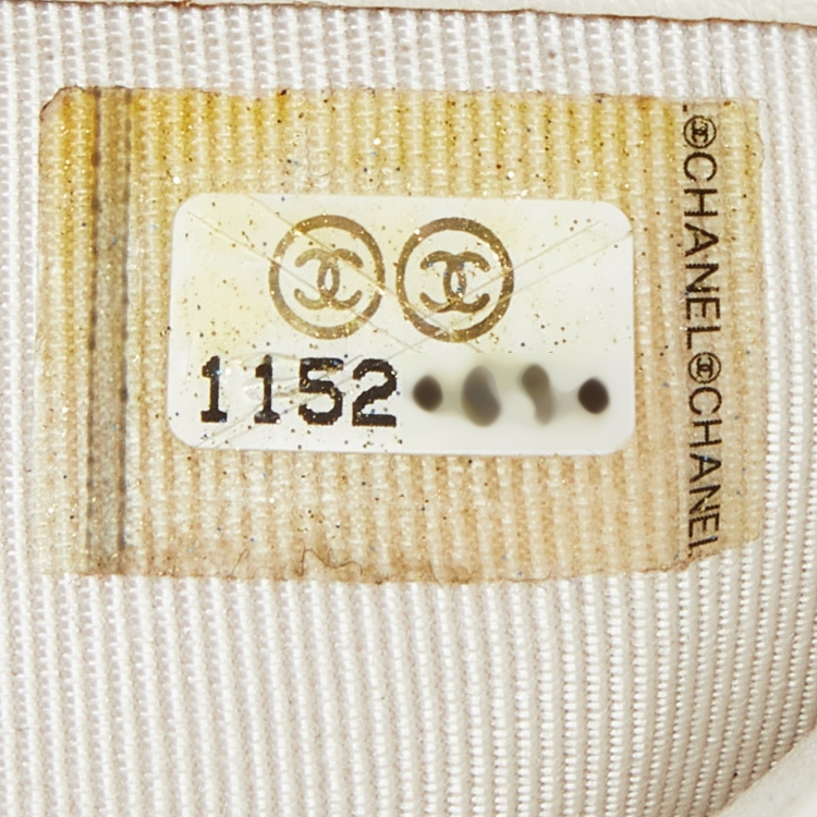 Pre Owned Chanel Black/White Quilted Leather CC Trifold Wallet