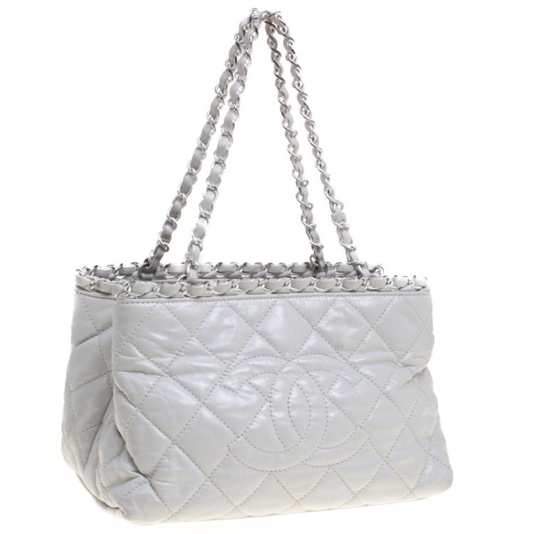 Pre Owned Chanel Off White Quilted Glazed Leather Small Chain Me Tote