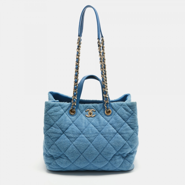 CHANEL, WHITE QUILTED TERRY CLOTH TOTE BAG