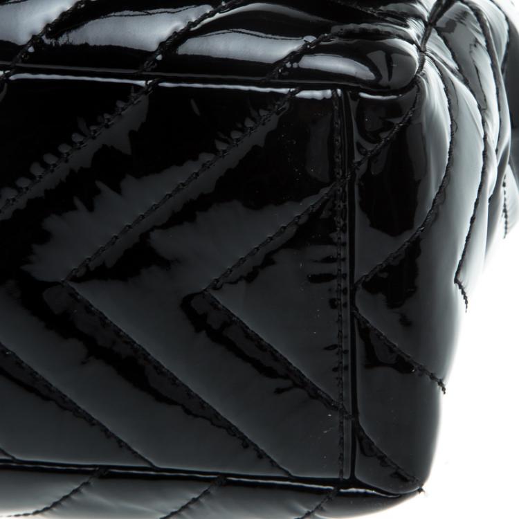 Pre Owned Chanel Black Chevron Patent Leather Maxi Classic Flap Bag